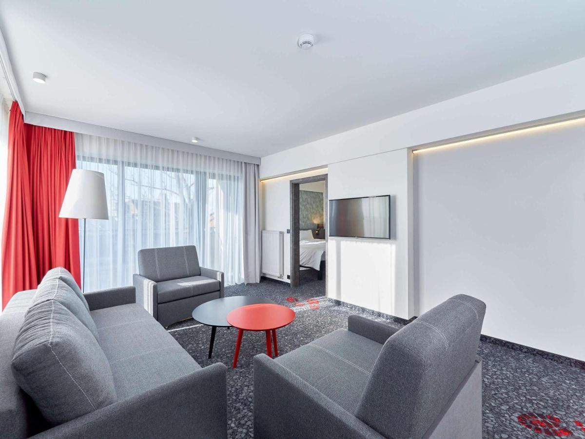Ibis Styles Nowy Targ Hotell Exteriör bild