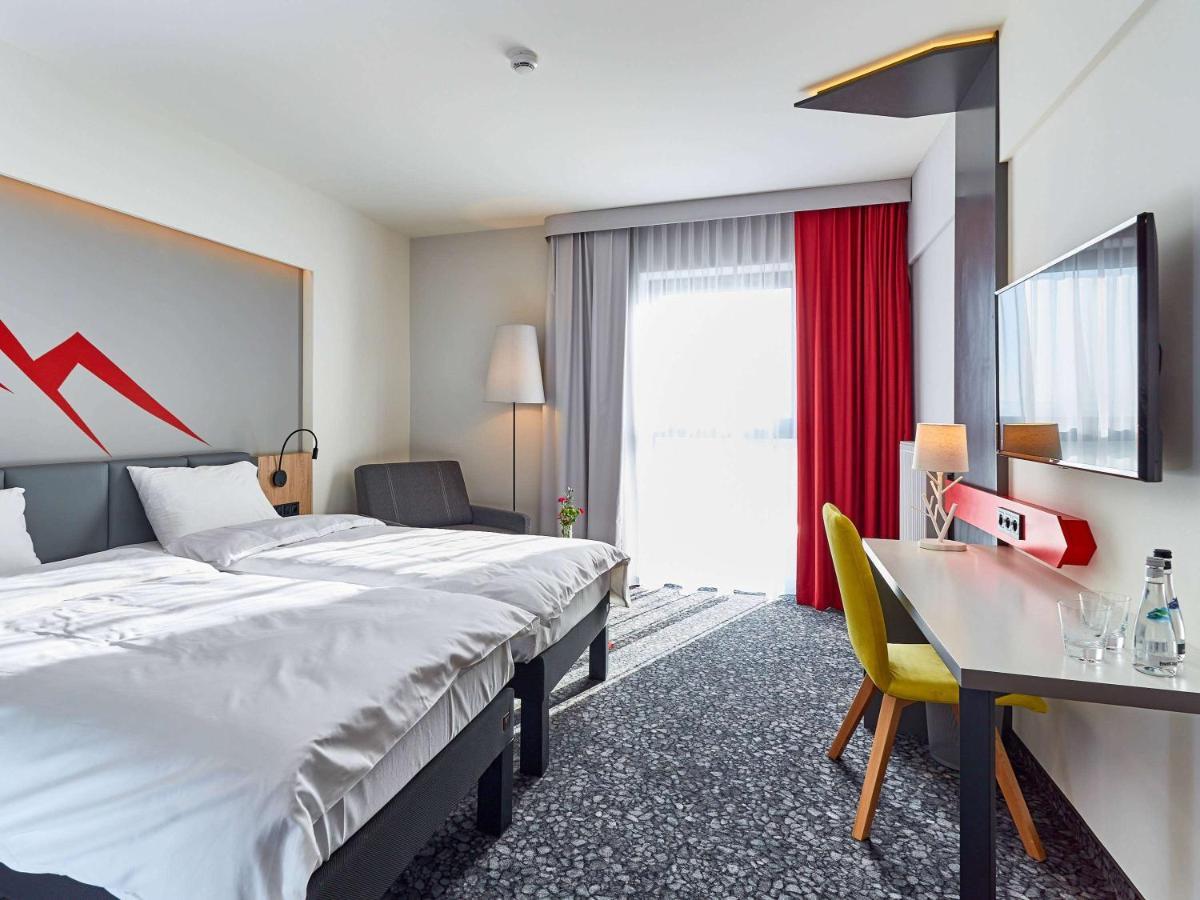 Ibis Styles Nowy Targ Hotell Exteriör bild