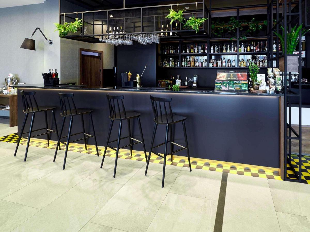 Ibis Styles Nowy Targ Hotell Exteriör bild