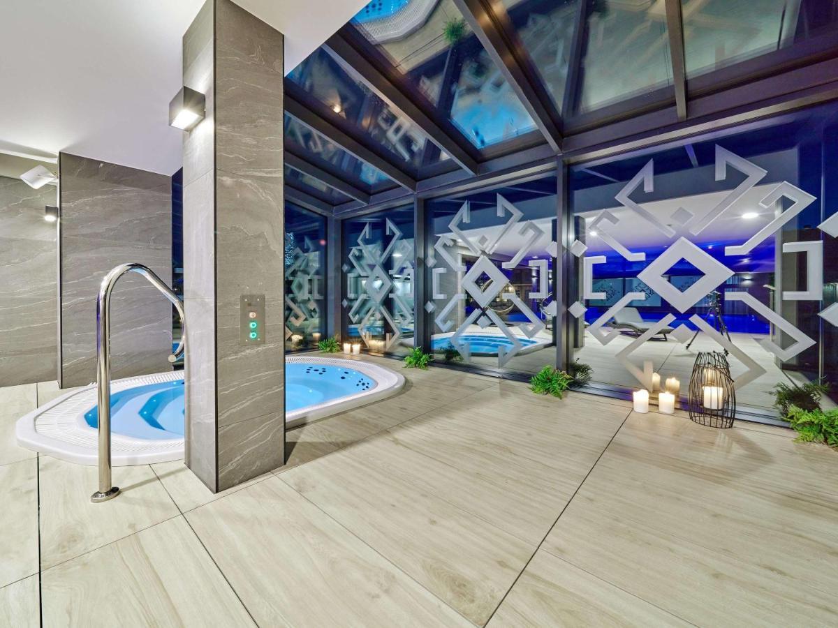 Ibis Styles Nowy Targ Hotell Exteriör bild