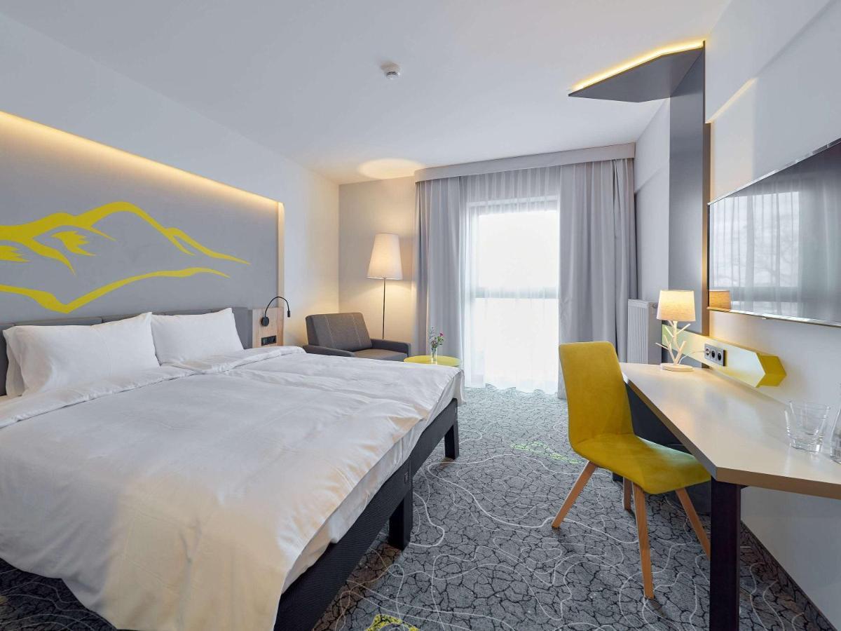 Ibis Styles Nowy Targ Hotell Exteriör bild