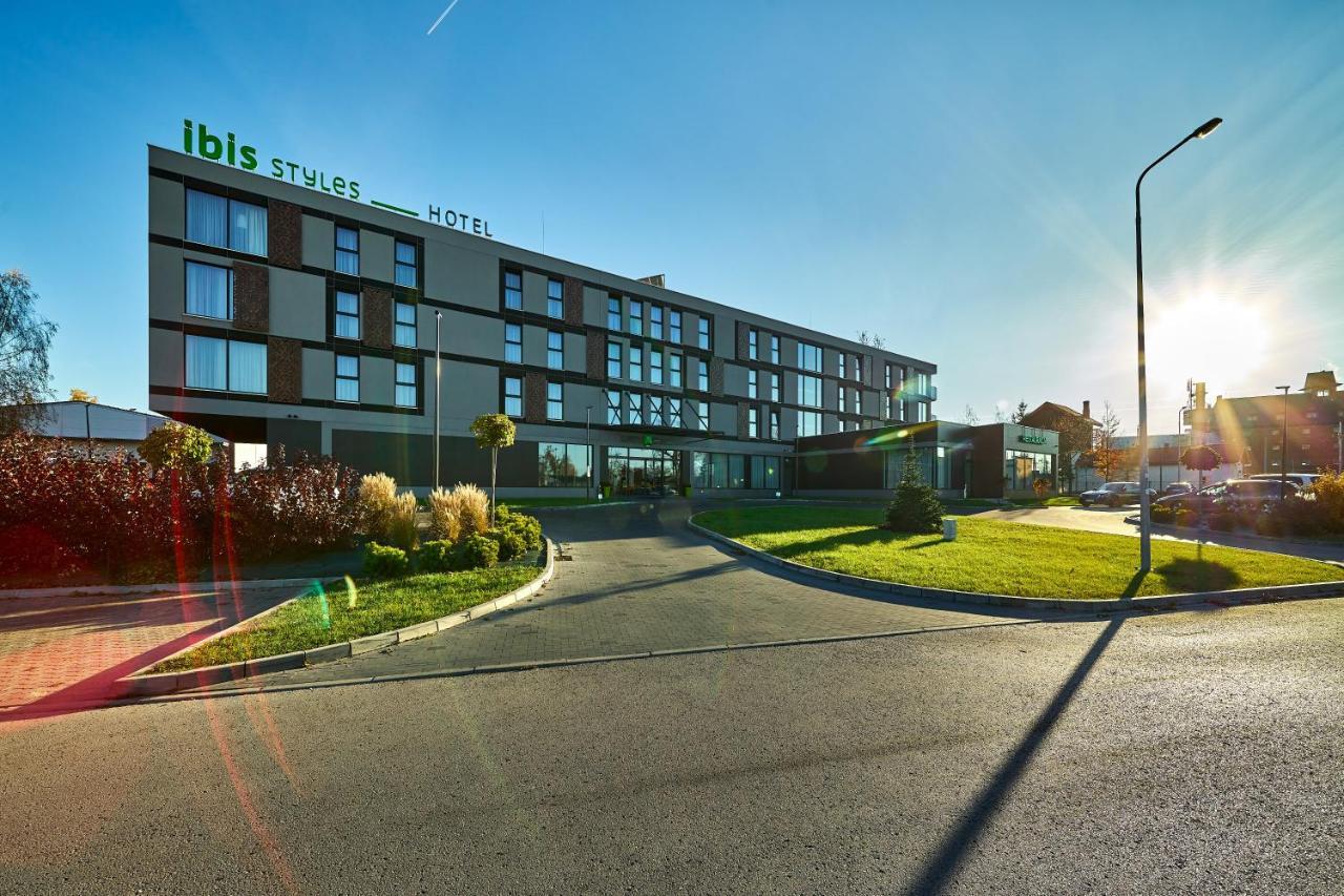 Ibis Styles Nowy Targ Hotell Exteriör bild