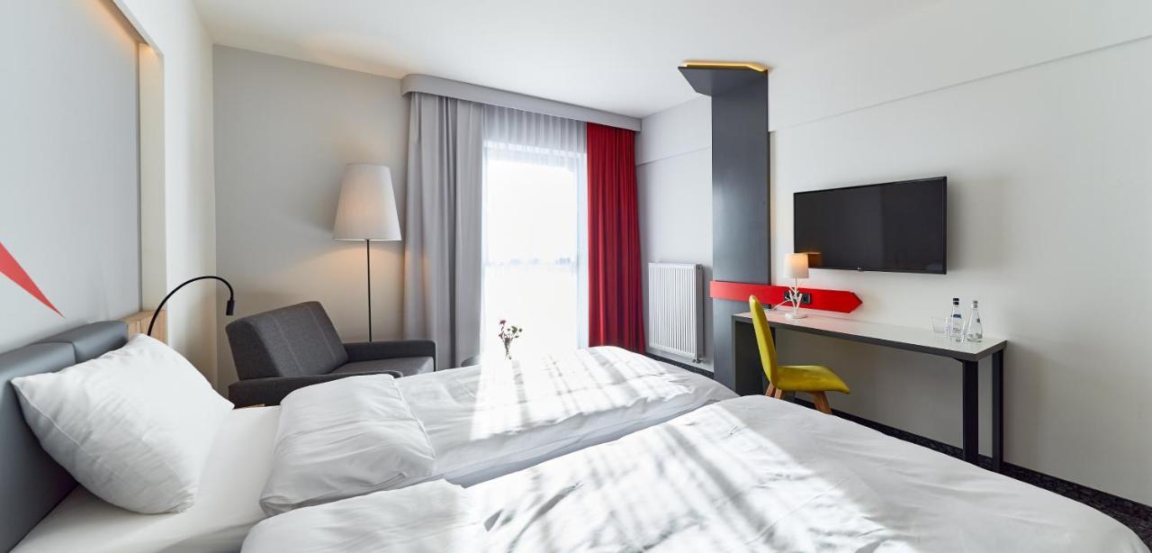 Ibis Styles Nowy Targ Hotell Exteriör bild