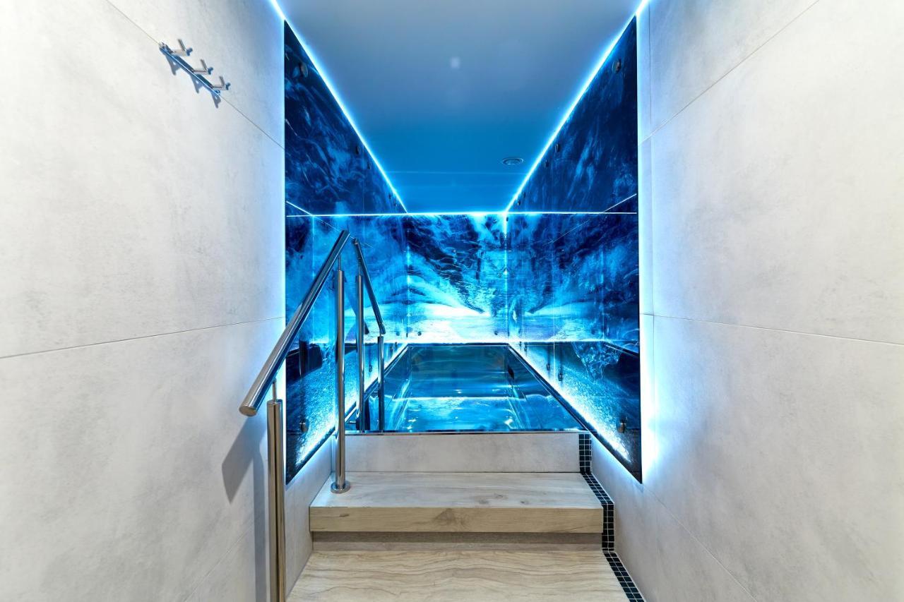 Ibis Styles Nowy Targ Hotell Exteriör bild