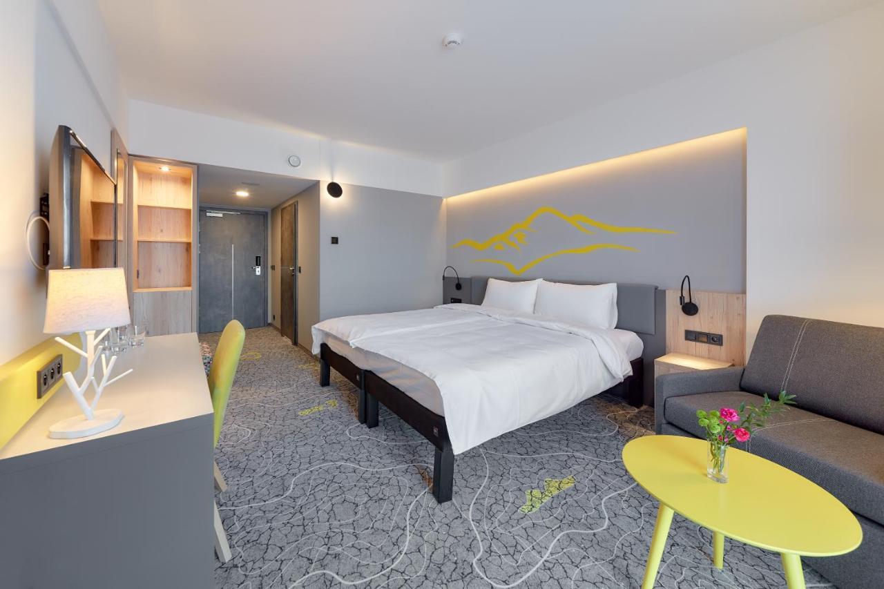 Ibis Styles Nowy Targ Hotell Exteriör bild