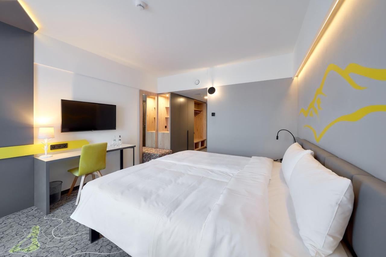 Ibis Styles Nowy Targ Hotell Exteriör bild