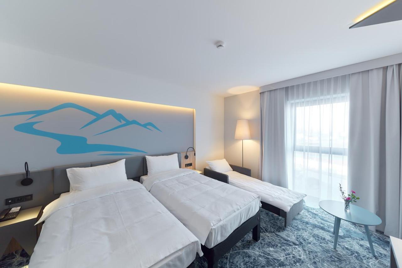 Ibis Styles Nowy Targ Hotell Exteriör bild