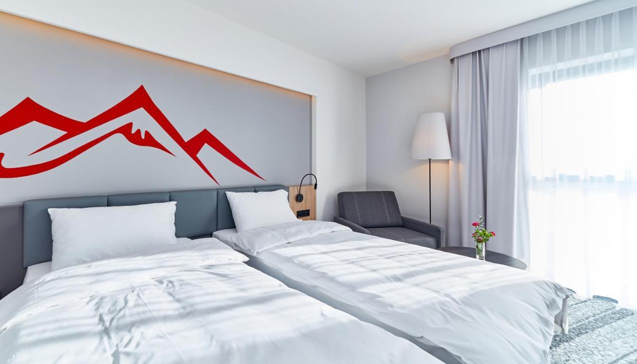Ibis Styles Nowy Targ Hotell Exteriör bild