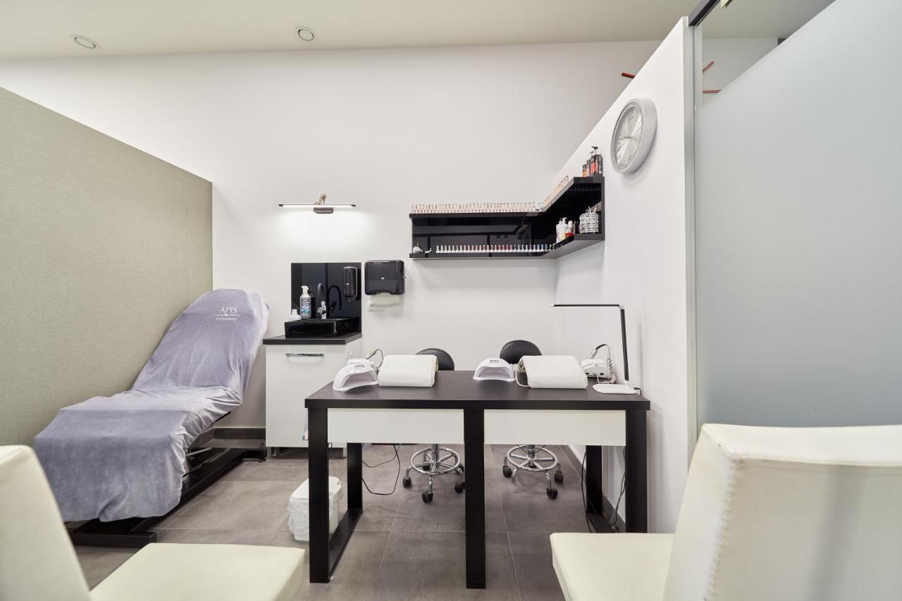 Ibis Styles Nowy Targ Hotell Exteriör bild