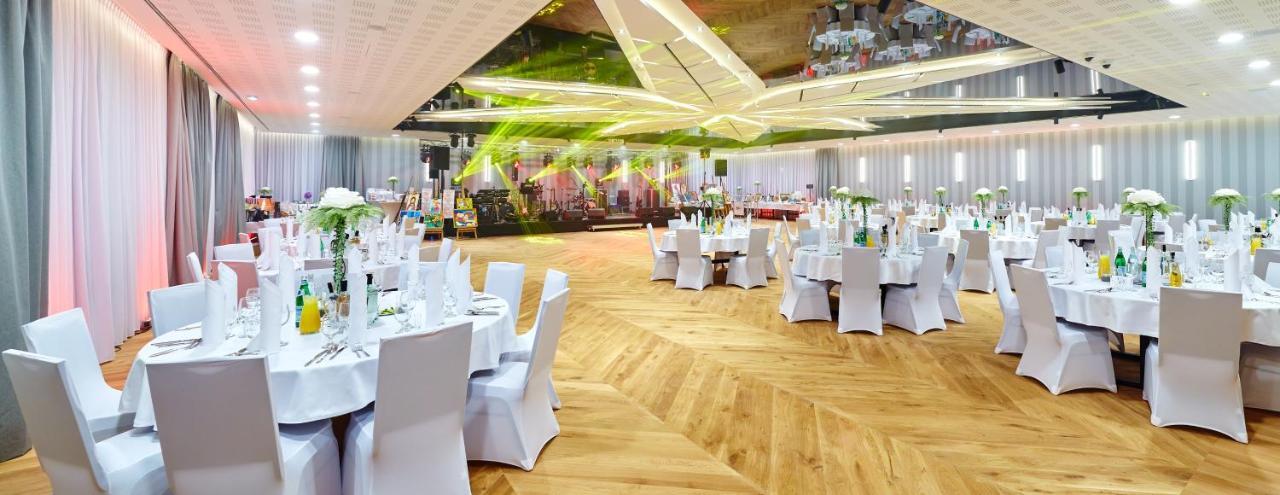 Ibis Styles Nowy Targ Hotell Exteriör bild