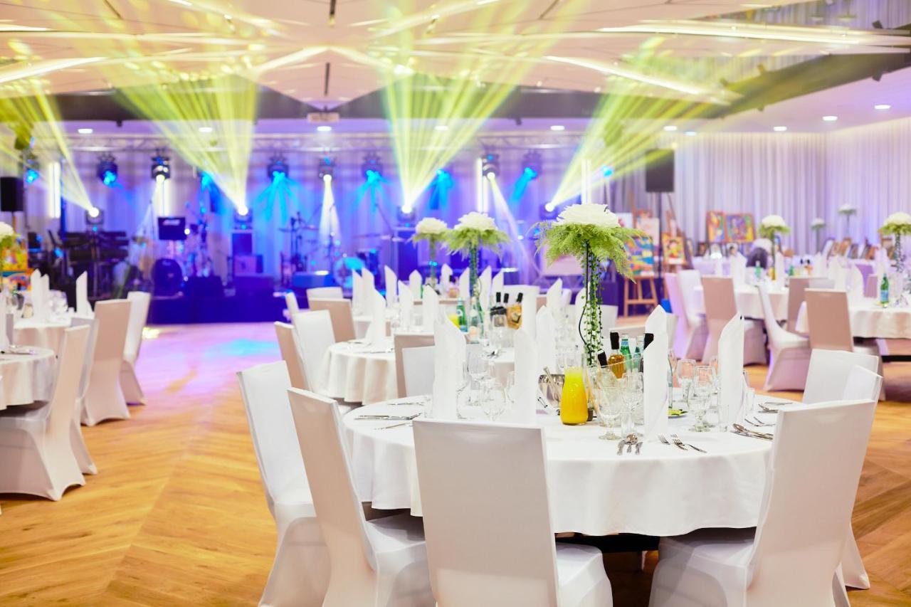 Ibis Styles Nowy Targ Hotell Exteriör bild