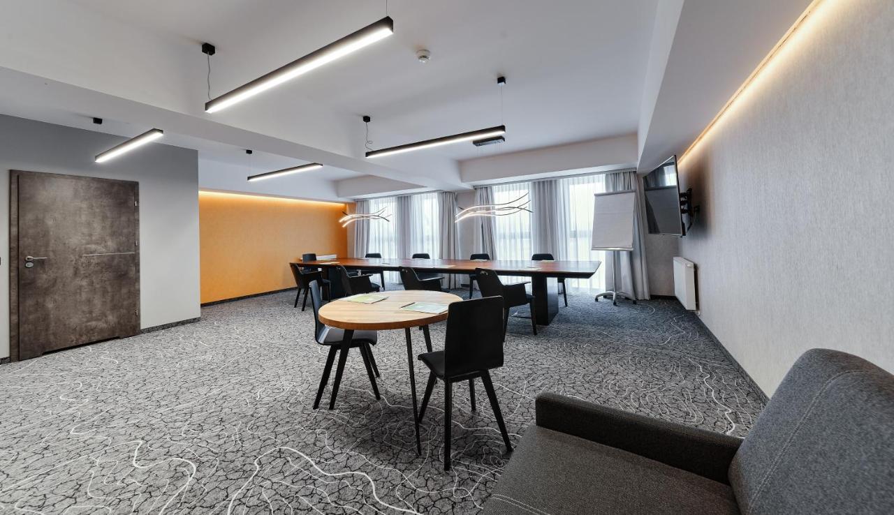Ibis Styles Nowy Targ Hotell Exteriör bild