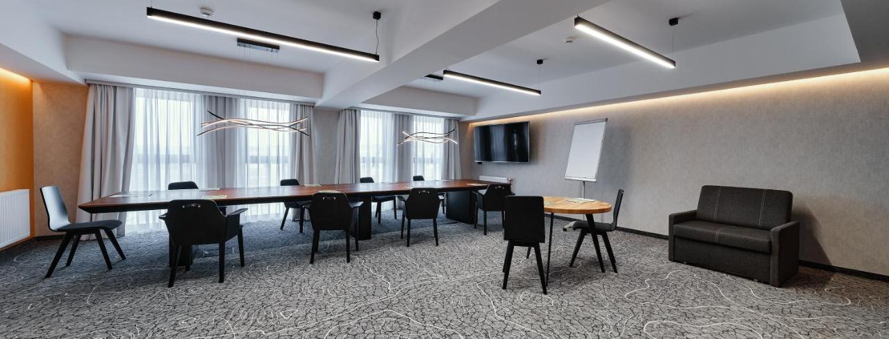 Ibis Styles Nowy Targ Hotell Exteriör bild