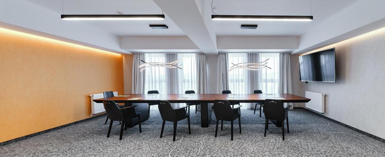 Ibis Styles Nowy Targ Hotell Exteriör bild