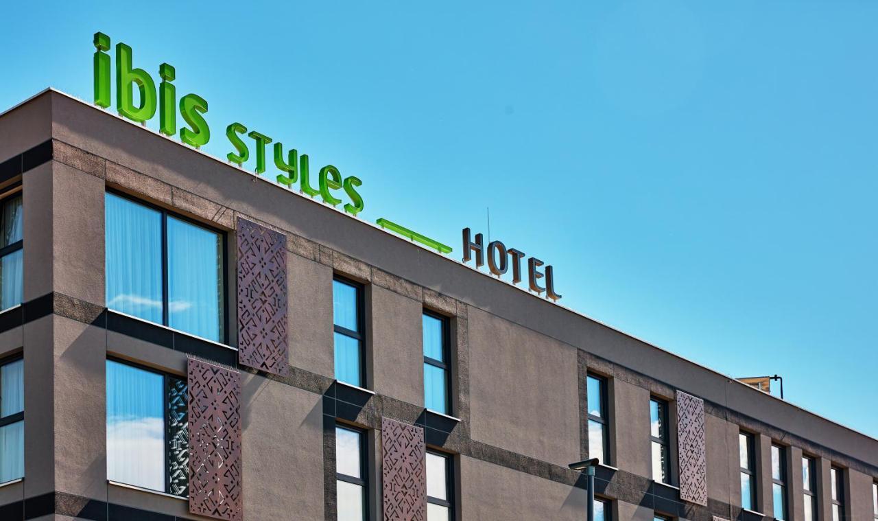 Ibis Styles Nowy Targ Hotell Exteriör bild
