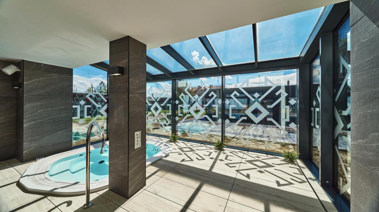 Ibis Styles Nowy Targ Hotell Exteriör bild